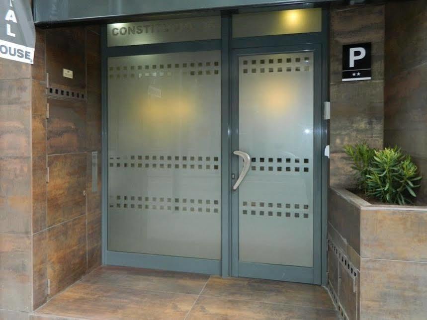 Pensión House 2*